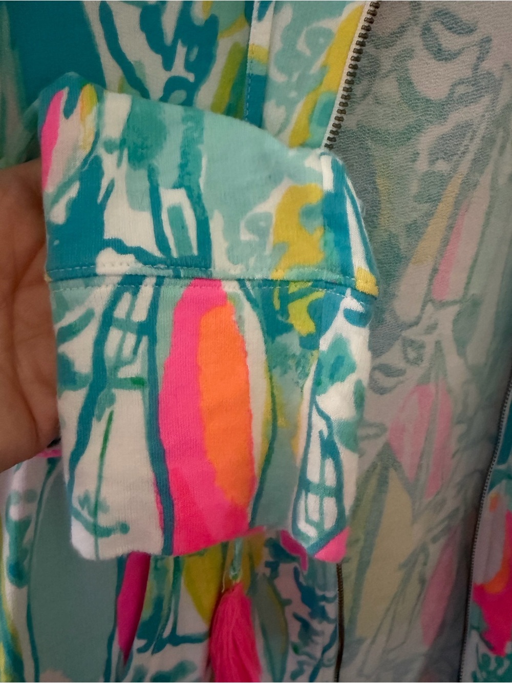 Lilly Pulitzer Vibrant Zip Up Hooded Jacket tropical print w/ neon pink tassel S - Picture 9 of 13